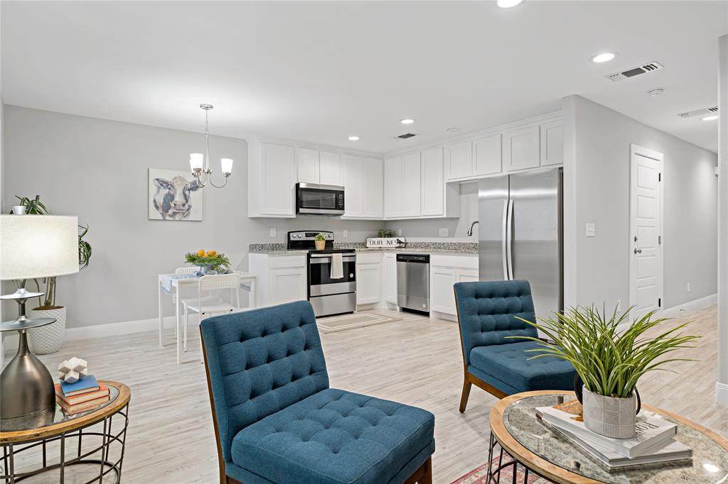 526 Elm Street - Photo 1