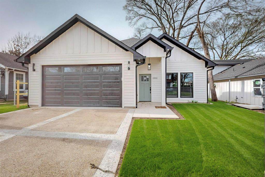 1502 Collin Street - Photo 1