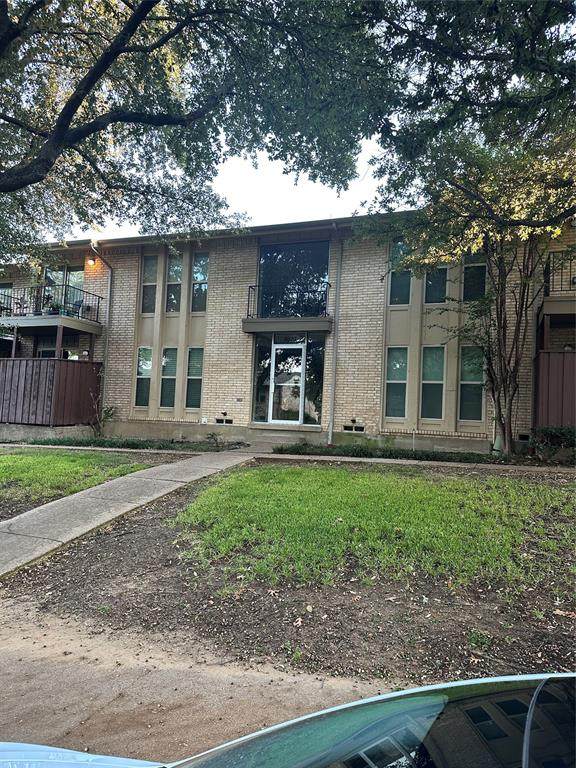 5820 Sandhurst Lane - Photo 1