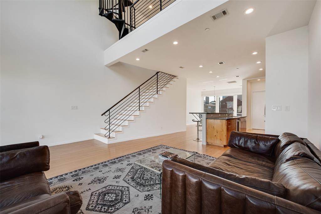 959 Bluff Street - Photo 1