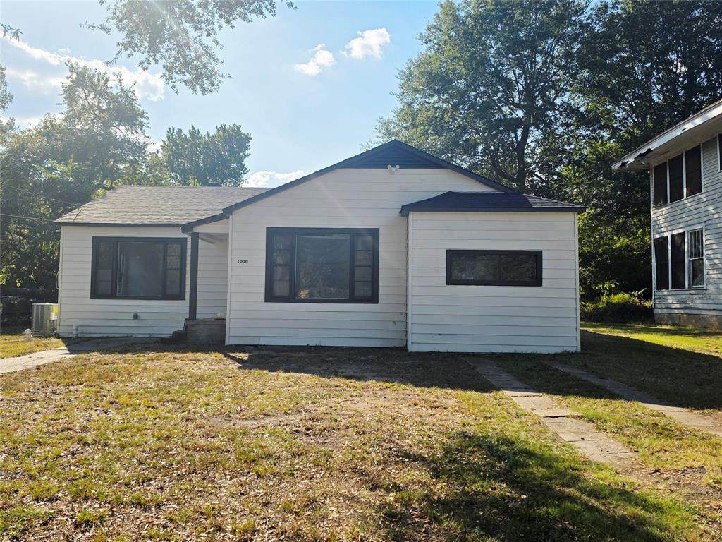 1000 Church - Photo 1