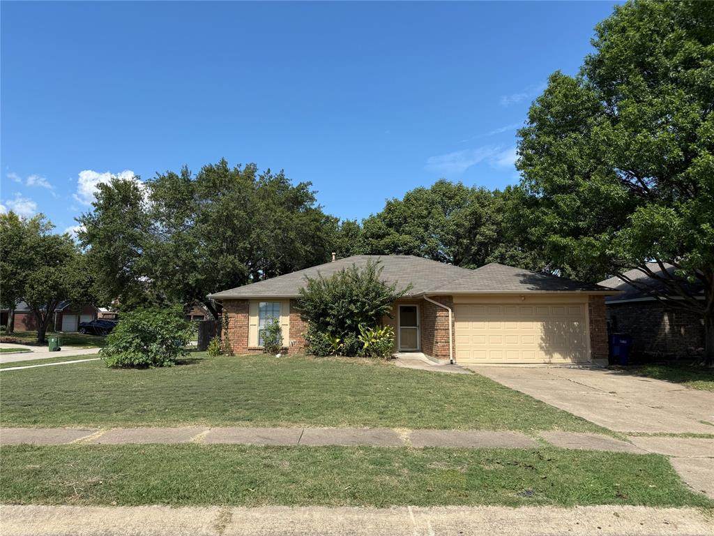 1420 Superior Drive - Photo 1