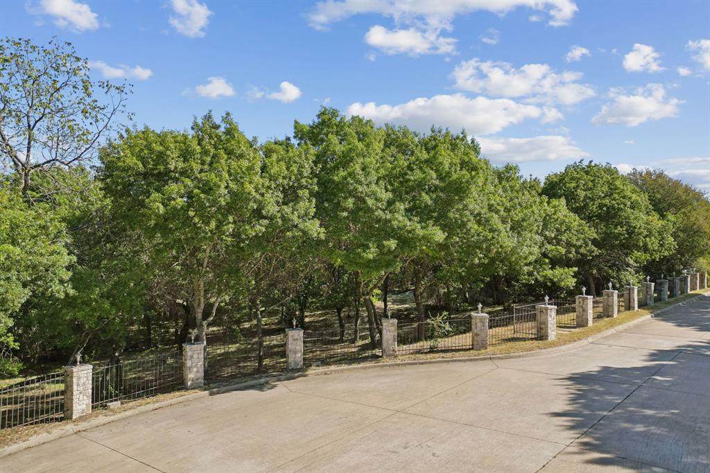 811 Shady Brook Lane - Photo 1