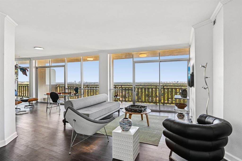 6211 Northwest Highway - Photo 1