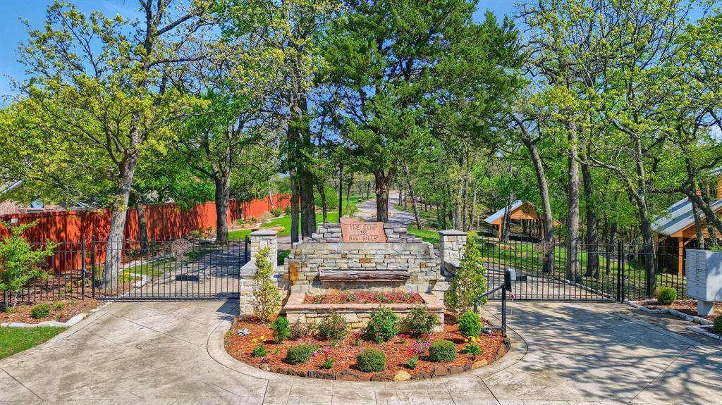 116 Oak Hills Drive - Photo 1