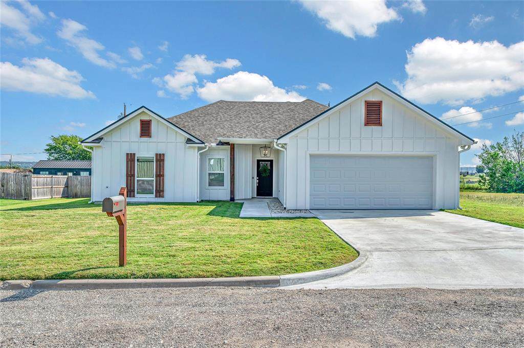 910 Avenue J - Photo 1