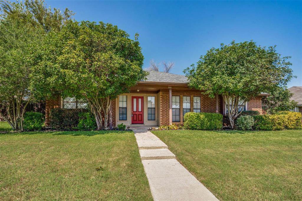 921 Baxter Drive - Photo 1