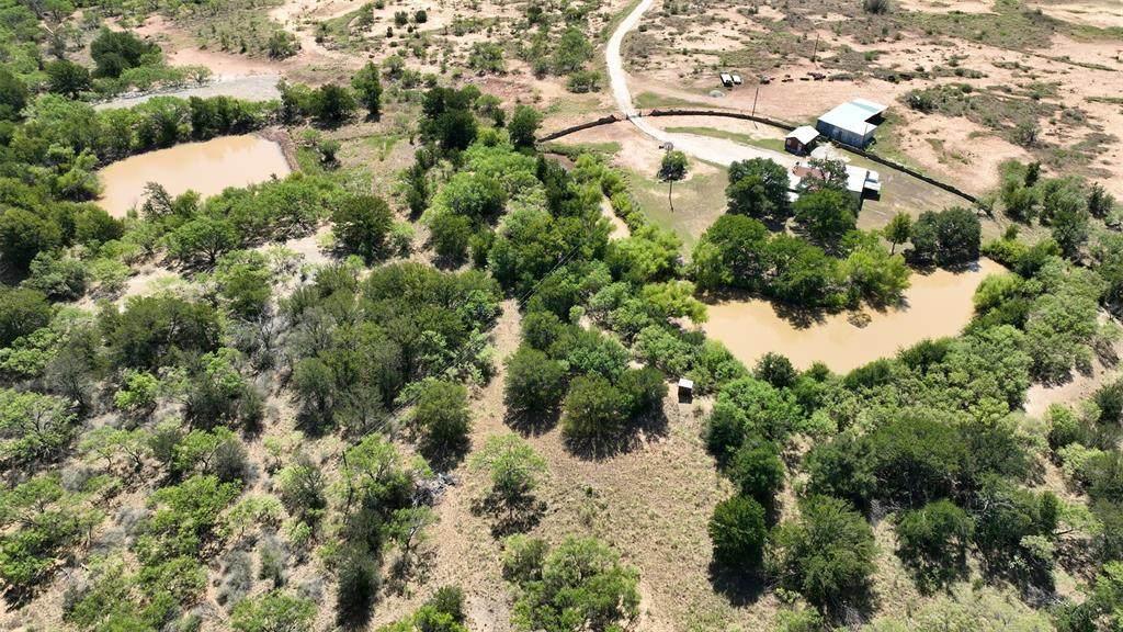 324 Private Road 2621 - Photo 1