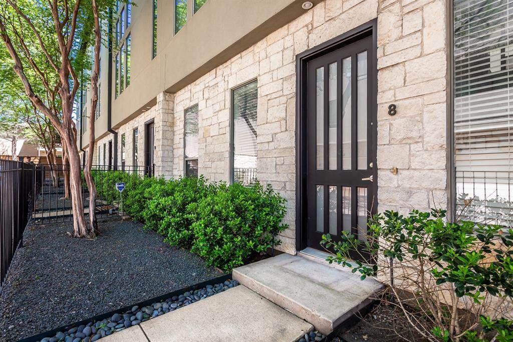 1600 Haskell Avenue - Photo 1