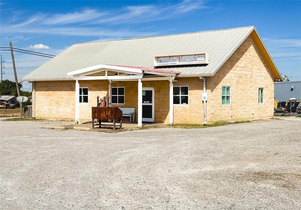 115 8th Street - Photo 1