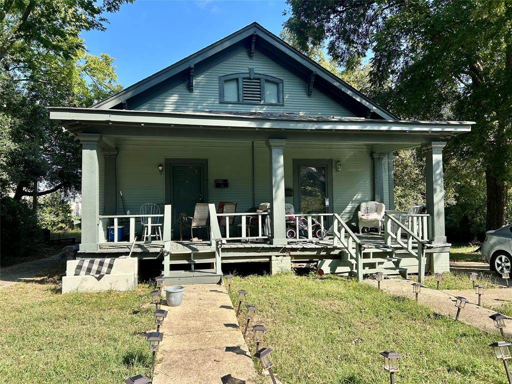 666 Buckelew Street - Photo 1