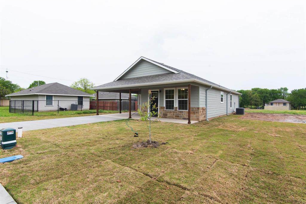 400 Allen Avenue - Photo 1