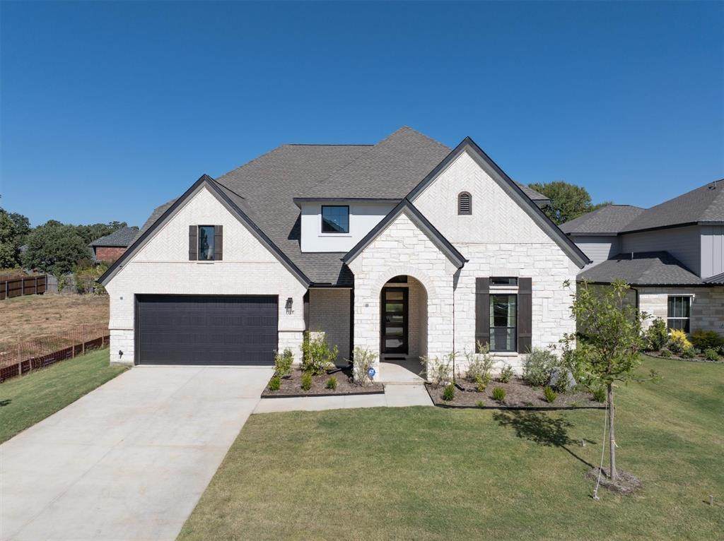 305 Alicia Court - Photo 1