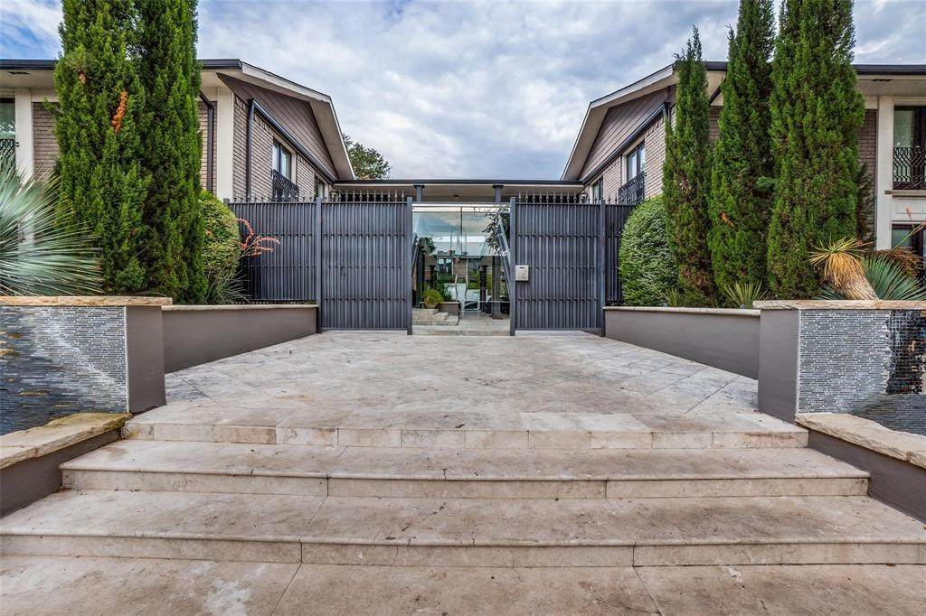 10209 Regal Oaks Drive - Photo 1