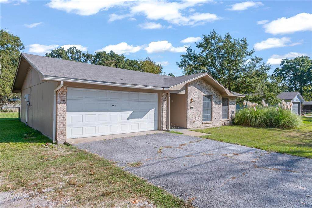 908 State Highway 243 - Photo 1