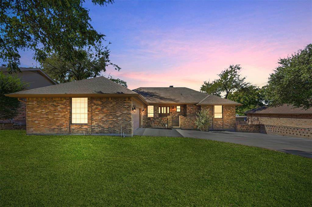 205 Yacht Club Drive - Photo 1