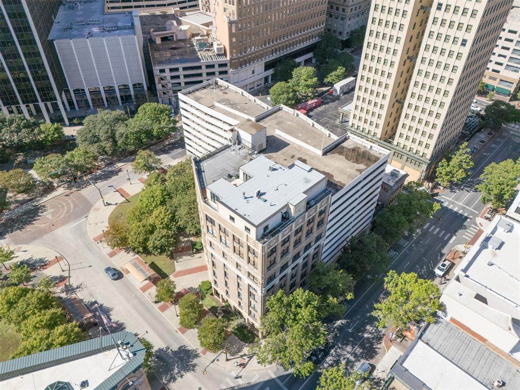 910 Houston Street - Photo 1