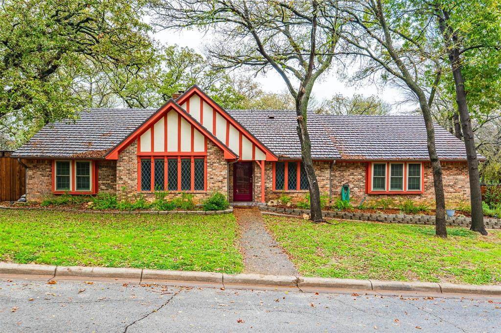 108 Silverleaf Drive - Photo 1