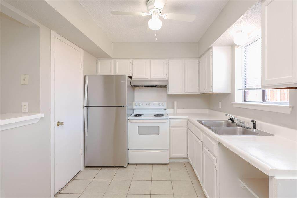 2813 Wimbledon Court - Photo 1