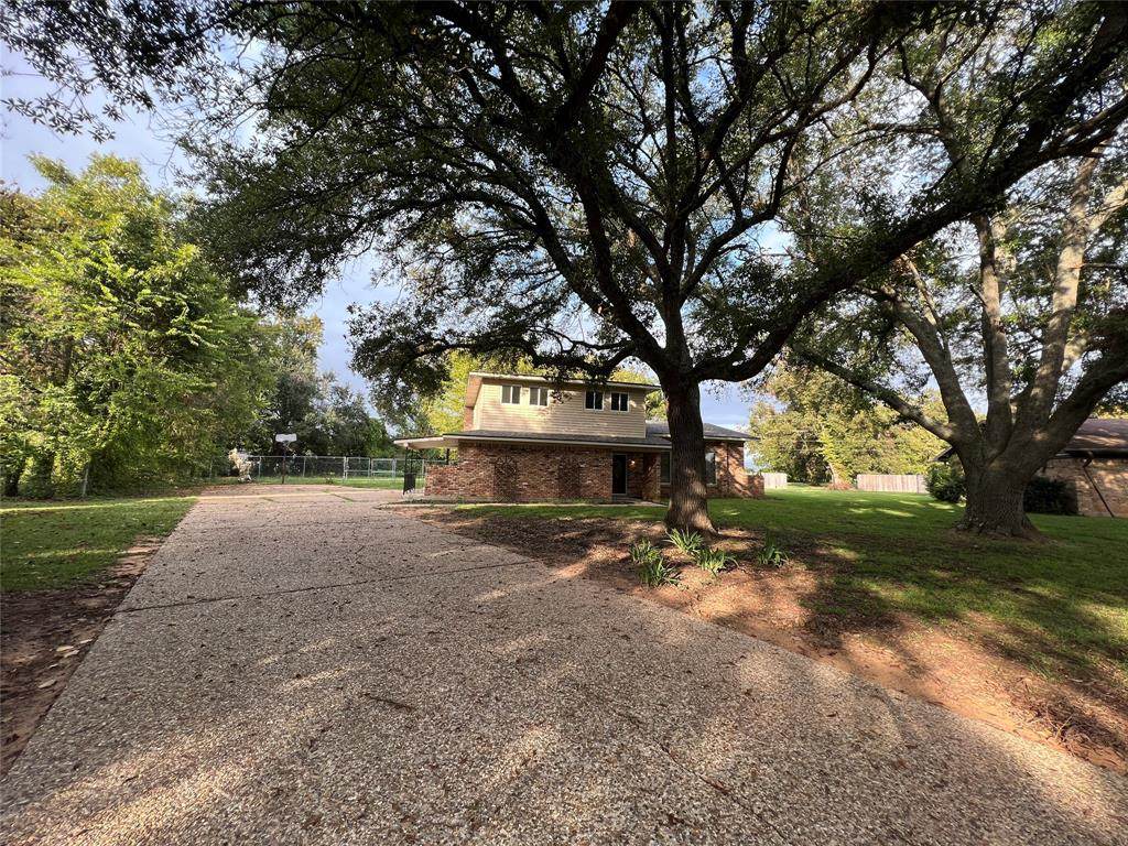 222 Walnut Lane - Photo 1