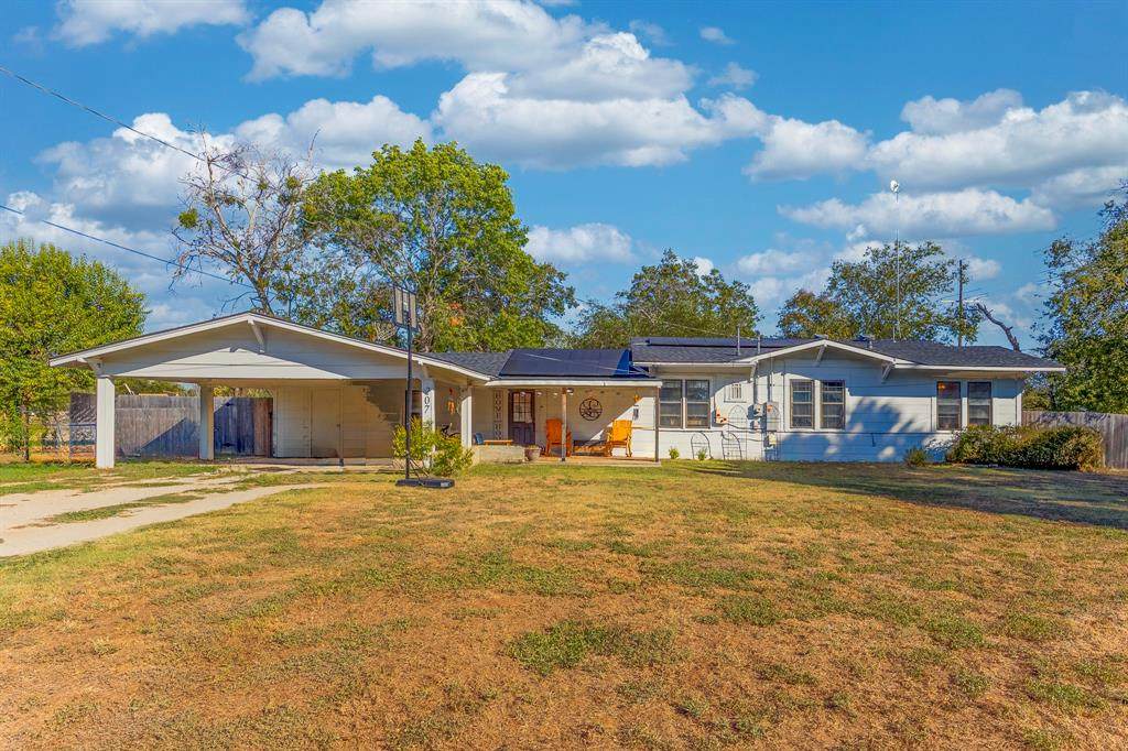 207 Wilson Avenue - Photo 1