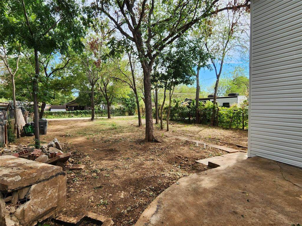 810 Jester Avenue - Photo 1
