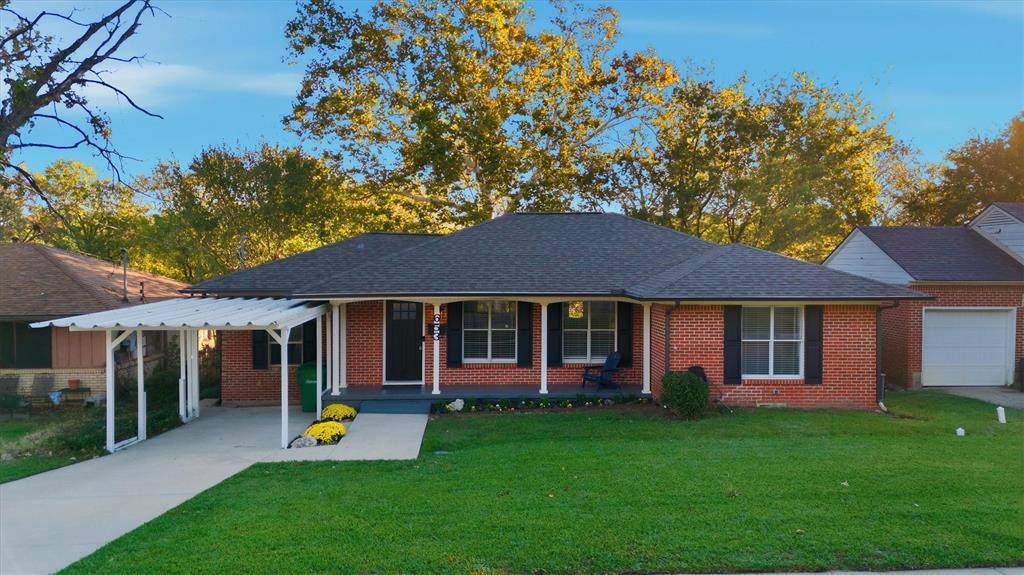 653 Kessler Boulevard - Photo 1