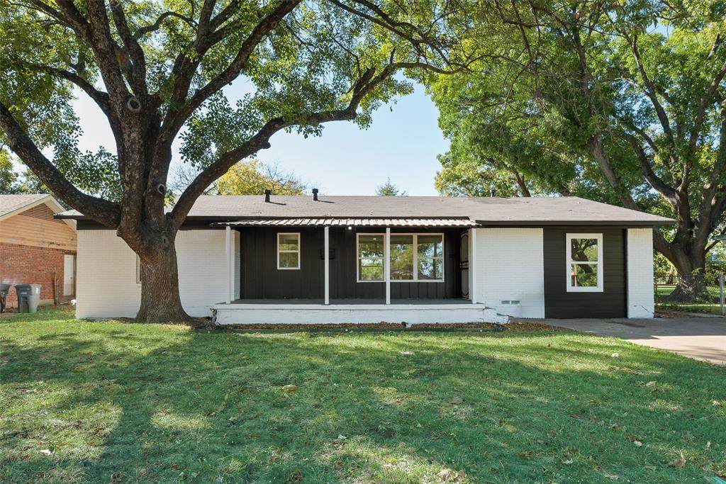 2663 Crest Avenue - Photo 1