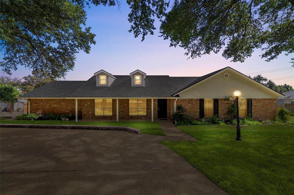 3501 Greenleaf Drive - Photo 1