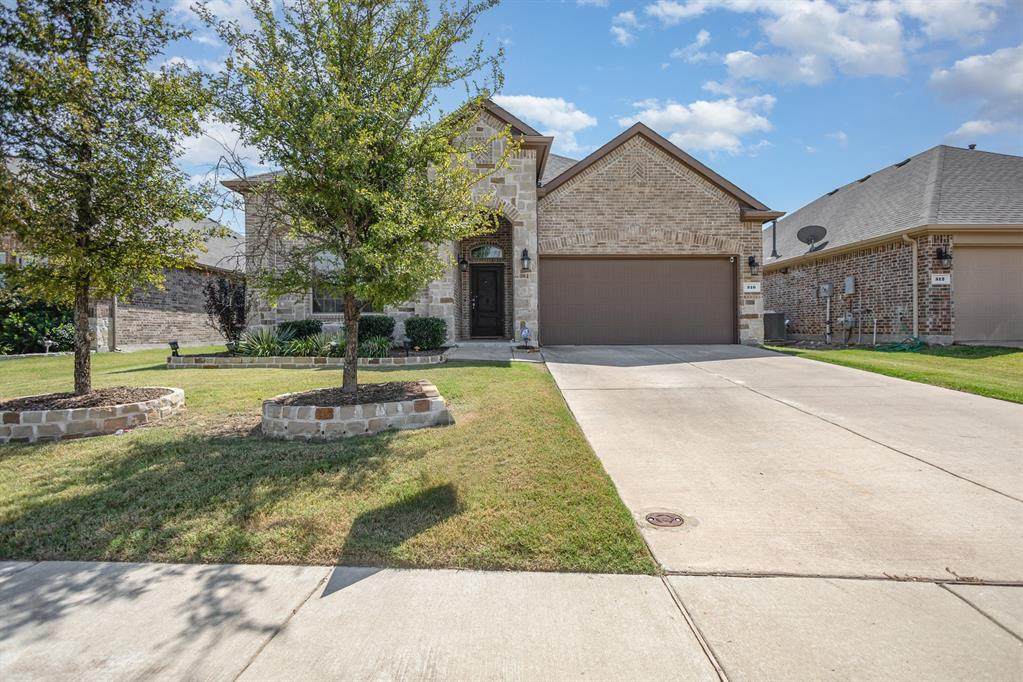 516 Maverick Street - Photo 1