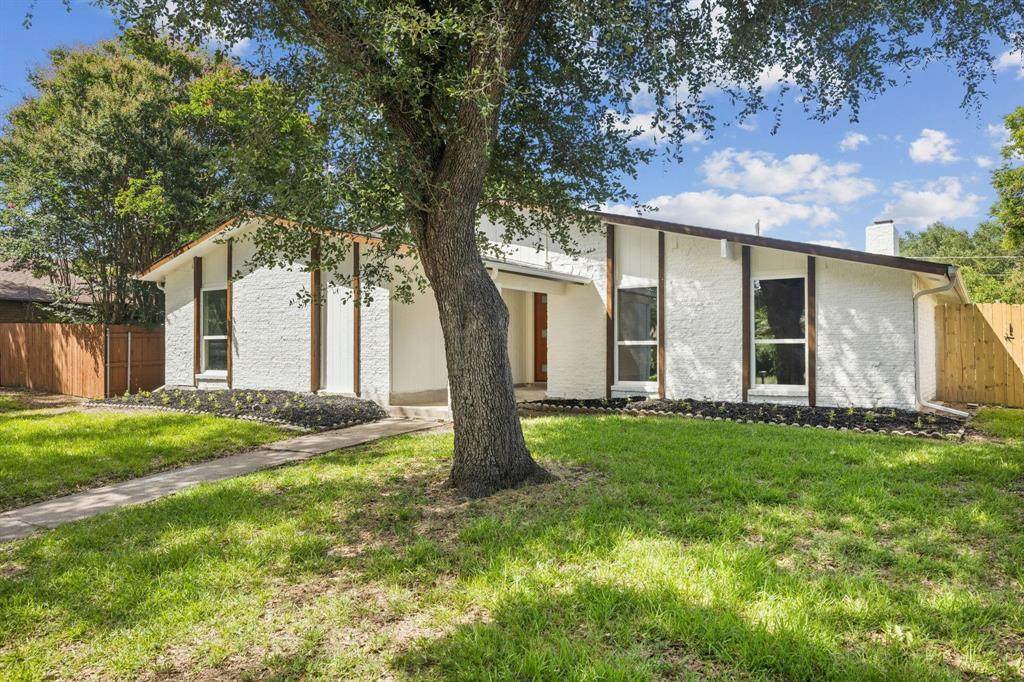 714 Pinehill Lane - Photo 1