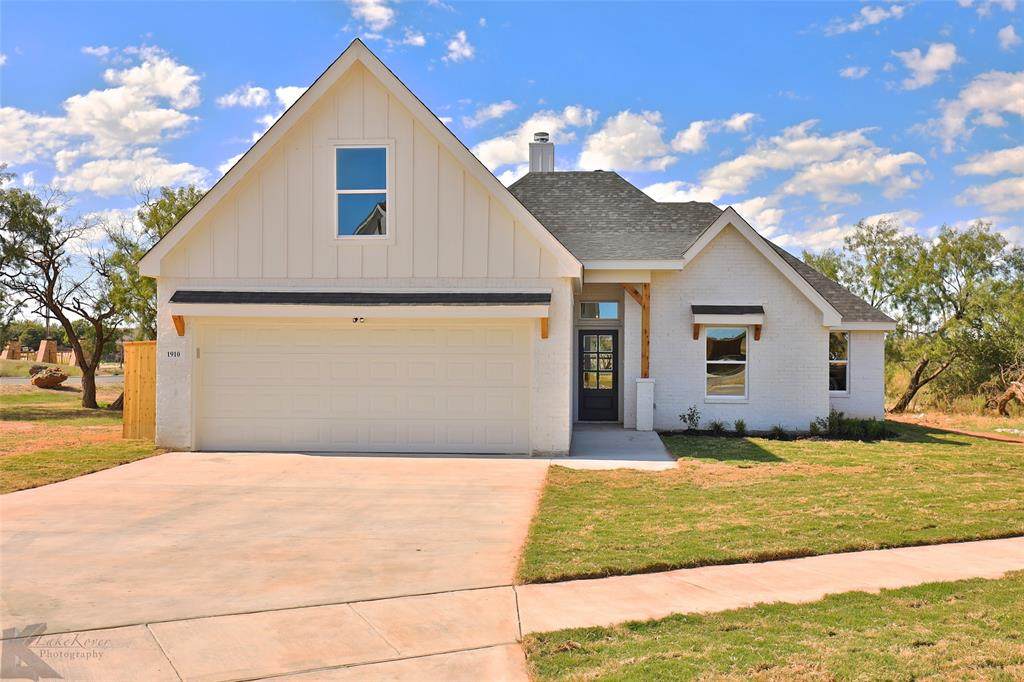 1910 Urban Avenue - Photo 1