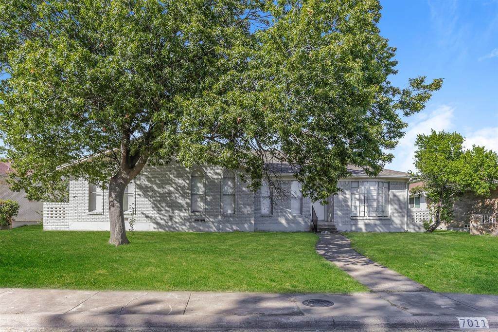 7011 Pickrell Drive - Photo 1