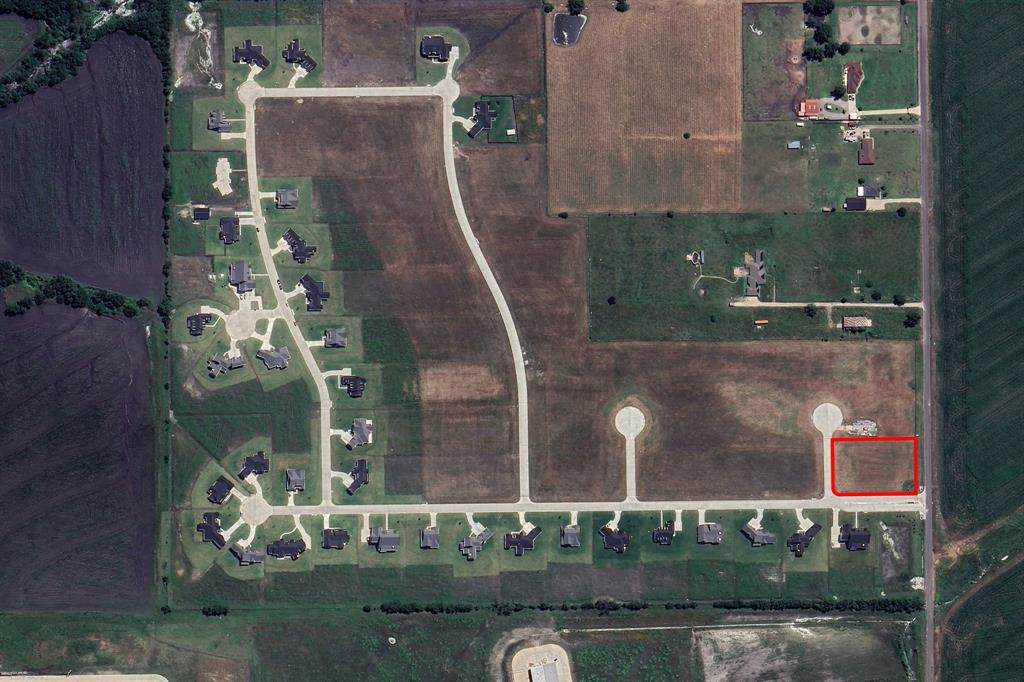 700 Colonial Court - Photo 1