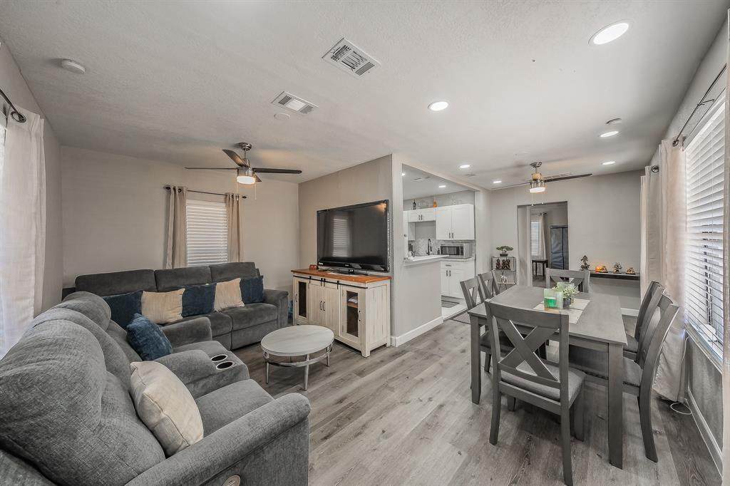 4506 Roberts Avenue - Photo 1