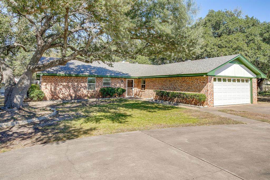 313 De La Cruz Street - Photo 1