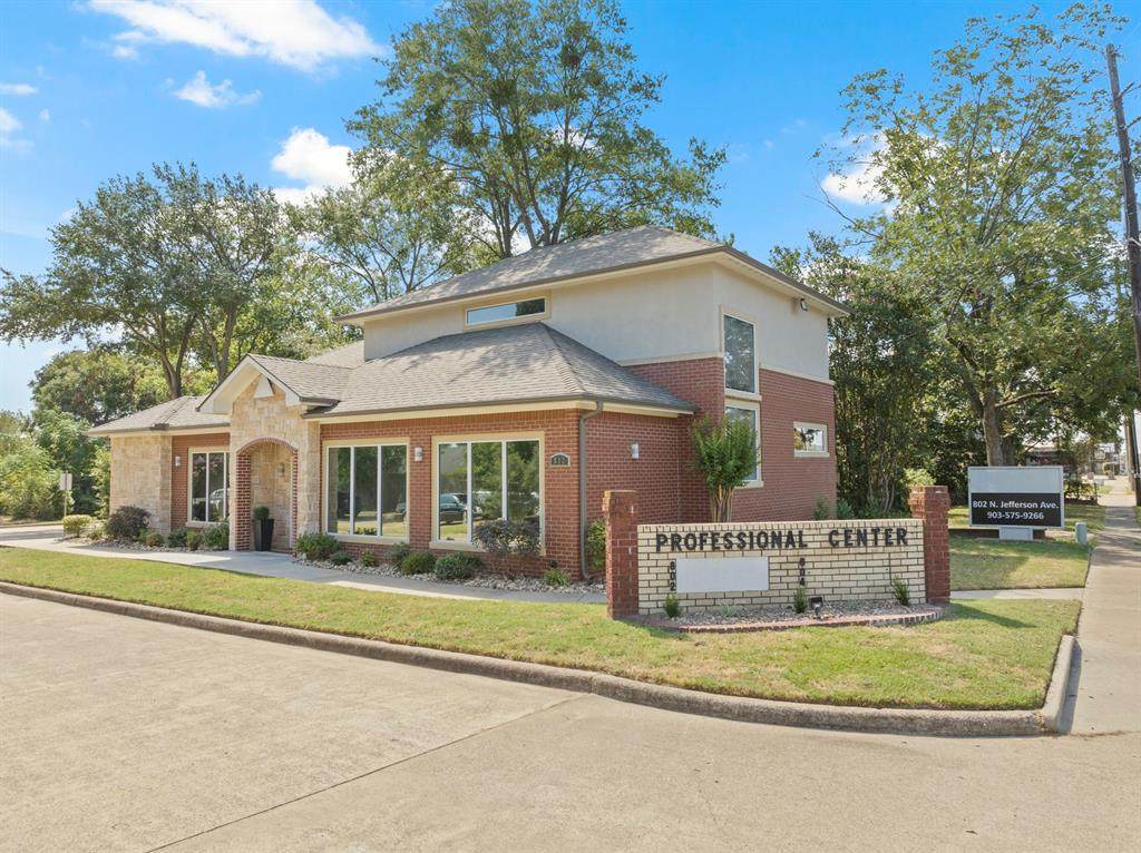 802 Jefferson St - Photo 1