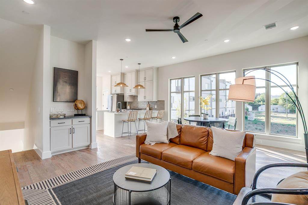 2820 Weisenberger Street - Photo 1