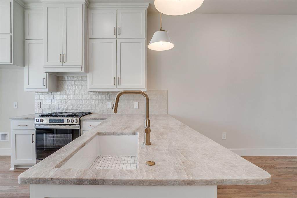 2820 Weisenberger Street - Photo 1