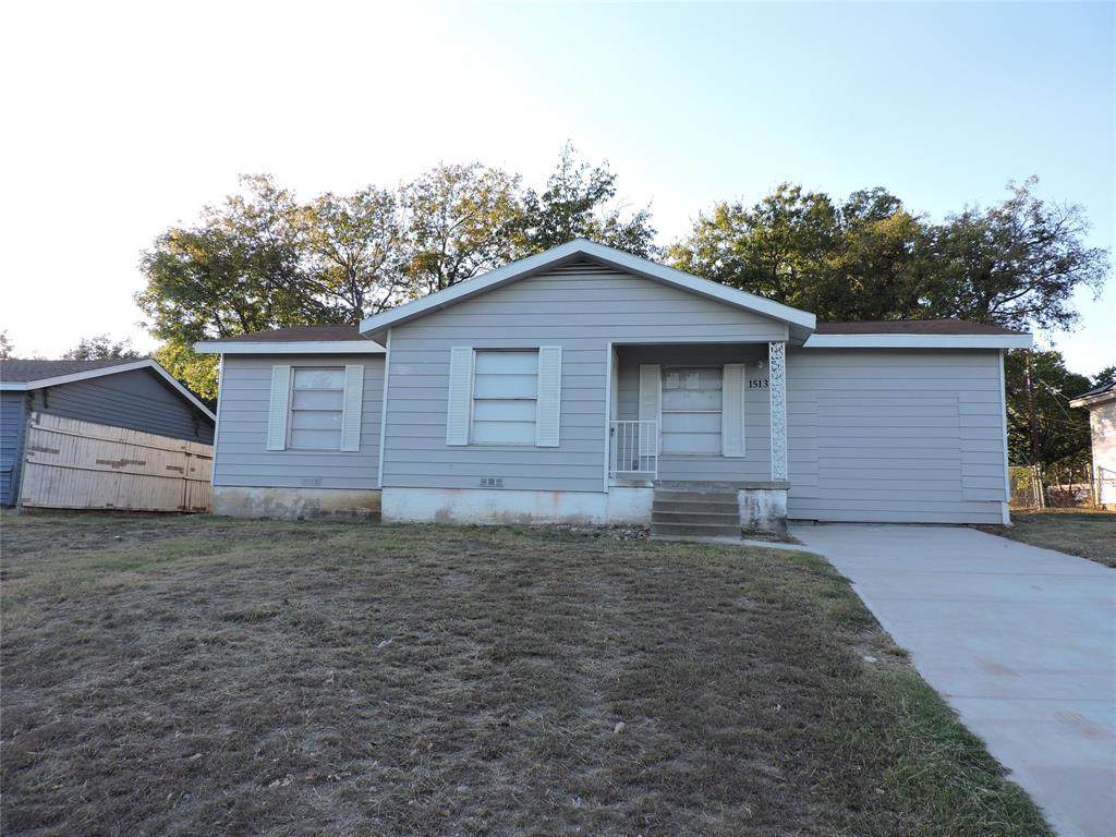 1513 Skyline Drive - Photo 1