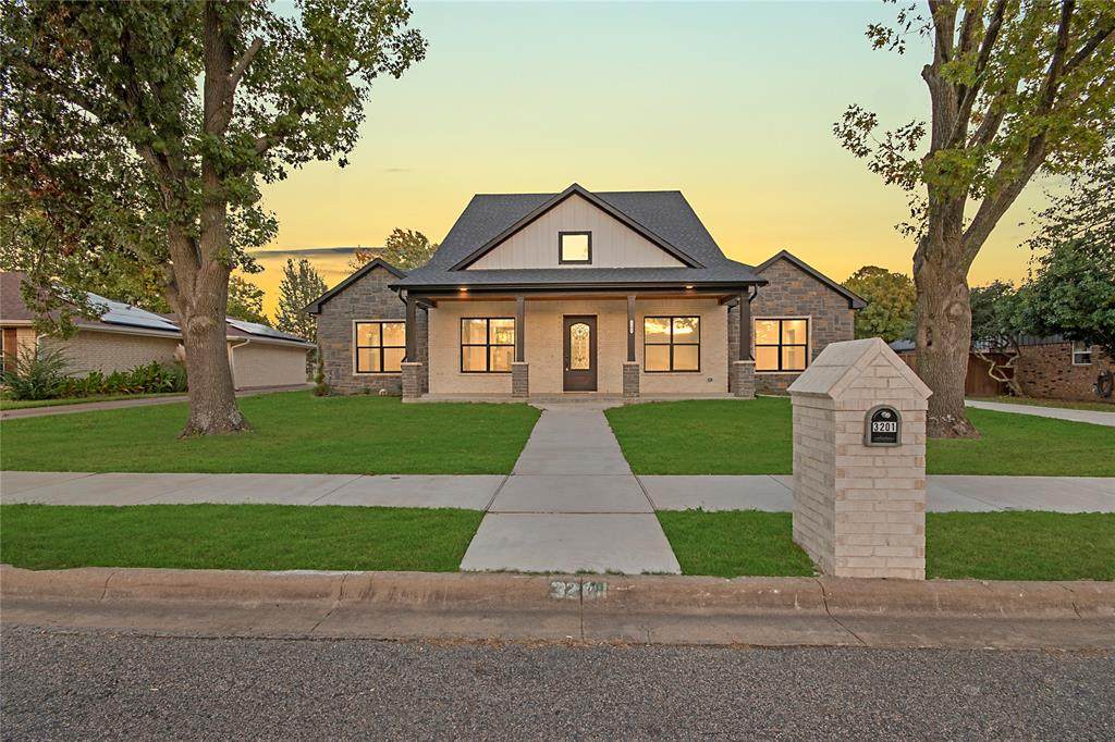 3201 Anthony Drive - Photo 1