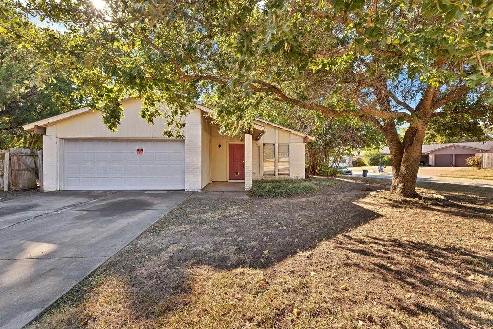 845 Willow Circle - Photo 1