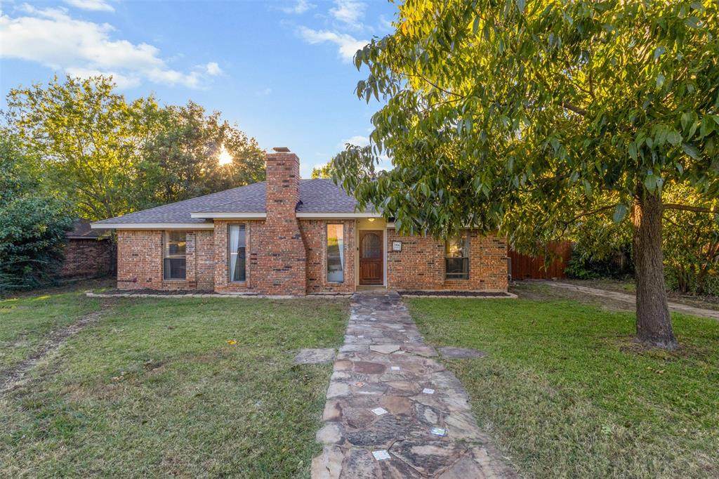 1906 Camellia Street - Photo 1