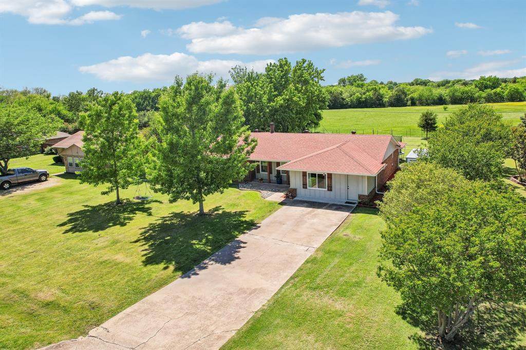 131 Carol Lane - Photo 1