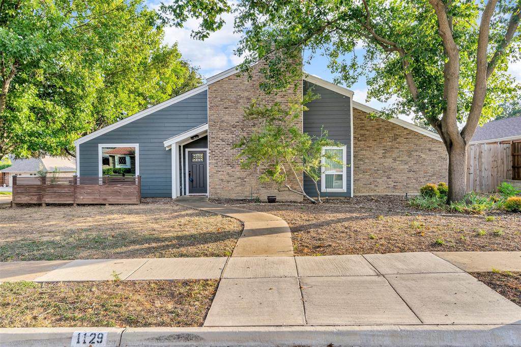 1129 Yorkshire Drive - Photo 1