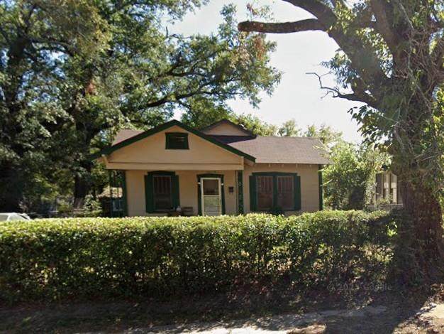 2322 Darien Street - Photo 1