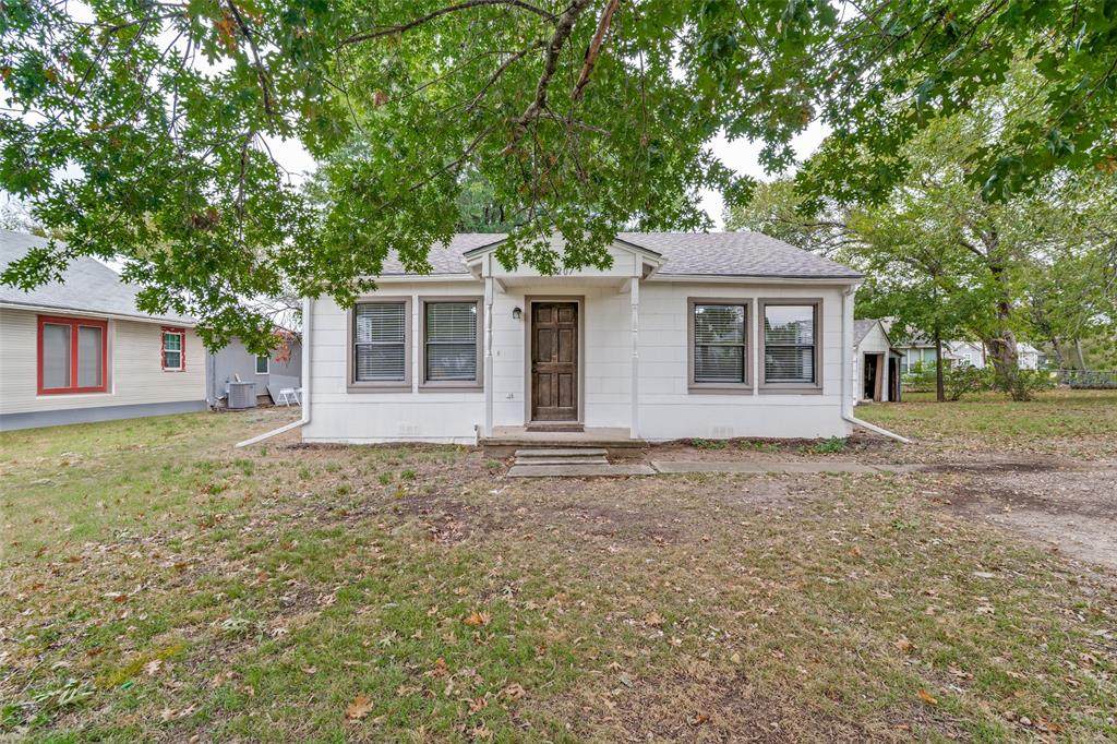 2207 Drake Street - Photo 1