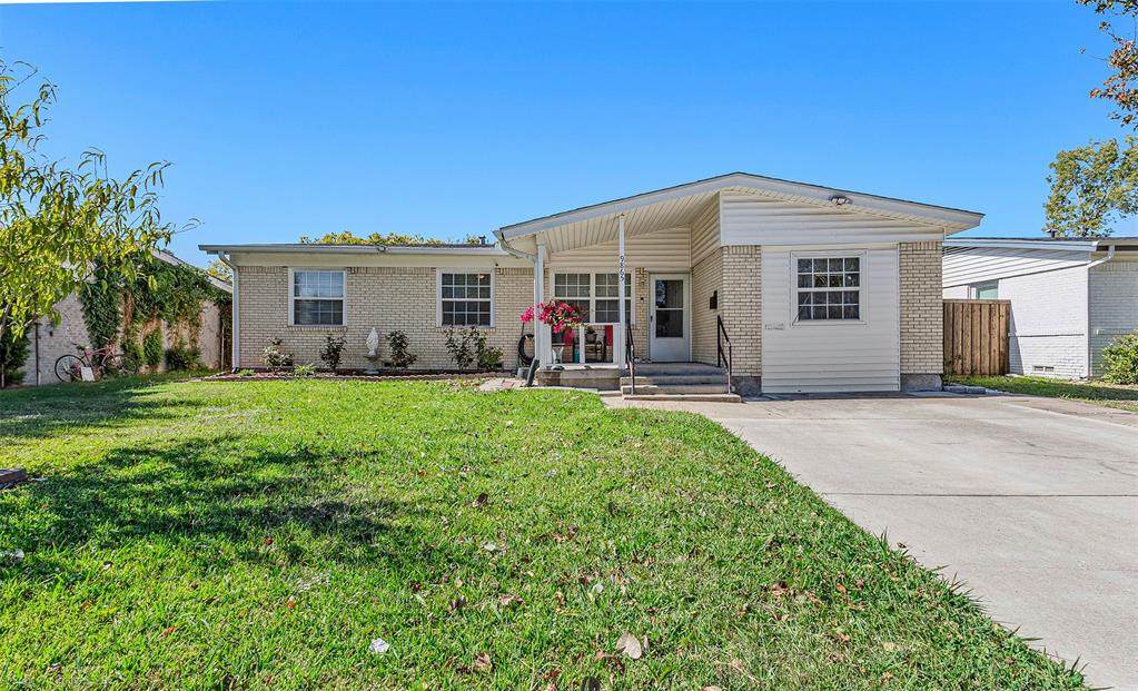 9865 Marlin Drive - Photo 1