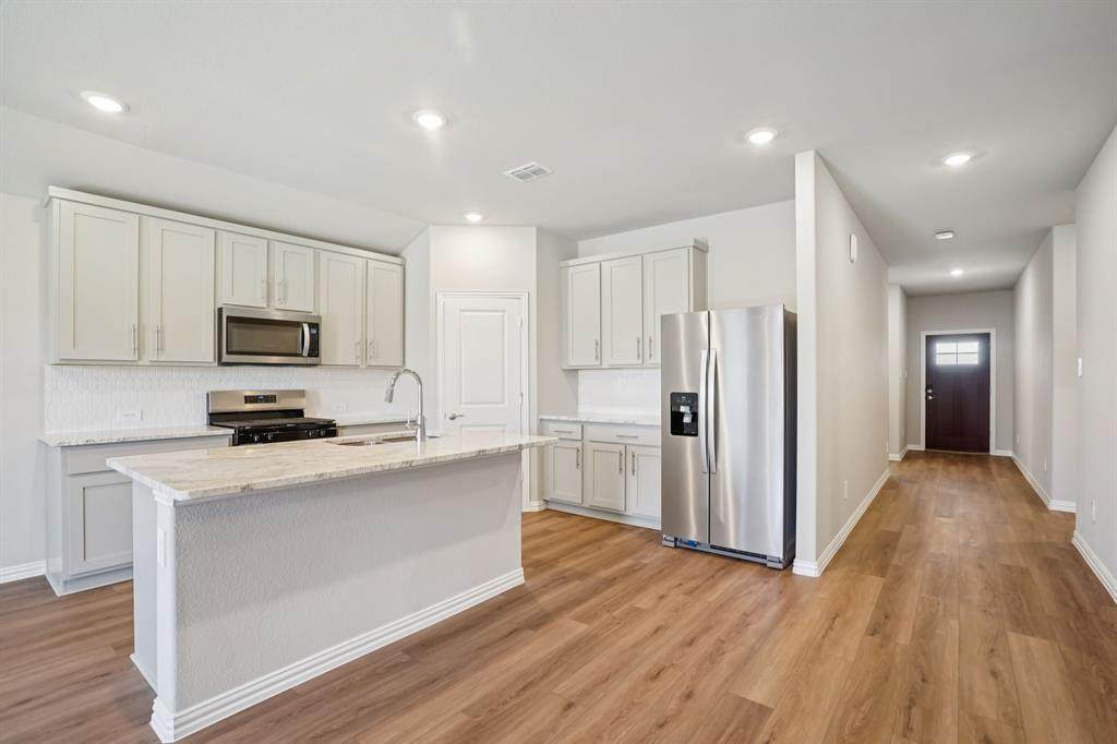 2215 Mustang Way - Photo 1