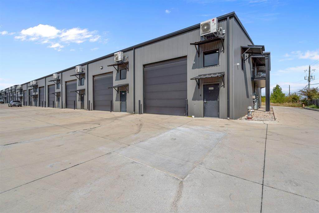 1400 Las Vegas Trail - Photo 1